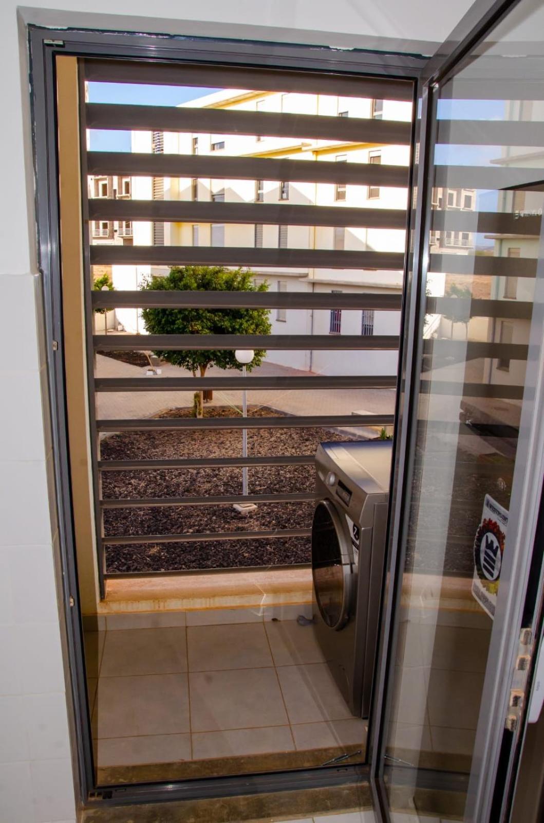 Apartamento T2 Equipado E Aconchegante. Praia Ngoại thất bức ảnh